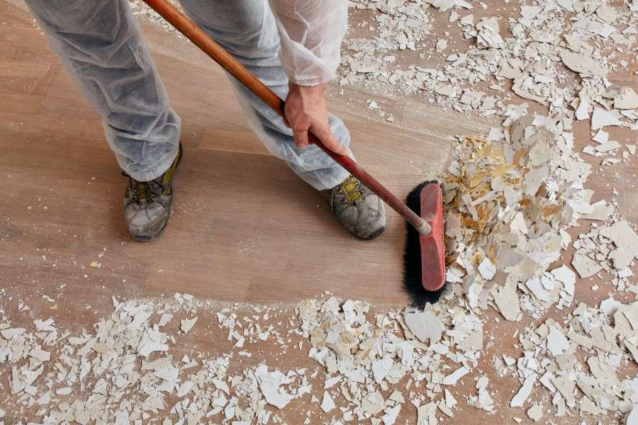 Nettoyage et tri sur un chantier de renovation en centre-ville de Cholet